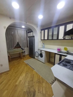 İcarə köhnə tikili 2 otaqlı 65 m², Azadlıq prospekti m.-5