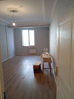 Satılır yeni tikili 1 otaqlı 67 m², Saray q.-8