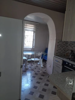 Satılır köhnə tikili 3 otaqlı 50 m², Elmlər Akademiyası m.-7