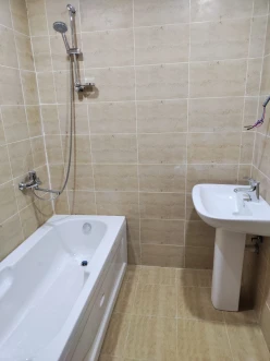 Satılır yeni tikili 4 otaqlı 100 m²,  İnşaatçılar m.-10
