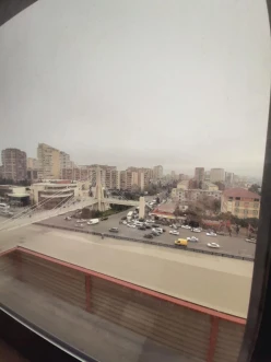 Satılır köhnə tikili 5 otaqlı 130 m²,  İnşaatçılar m.-4