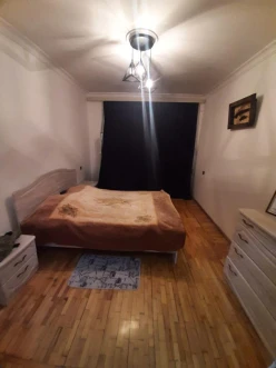 Satılır köhnə tikili 5 otaqlı 130 m²,  İnşaatçılar m.-3