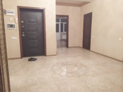 Продаётся новая 3-комнатная квартира площадью 130 м² рядом с метро İnşaatçılar.