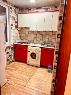 Satılır köhnə tikili 2 otaqlı 45 m²,  Dərnəgül m.-10