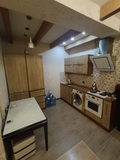 Satılır yeni tikili 3 otaqlı 90 m², İnşaatçılar m.-17