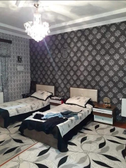 Satılır ev/villa 12 otaqlı 360 m², Binə q.-5