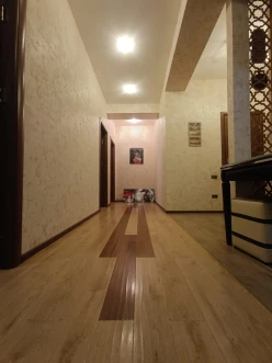 Satılır yeni tikili 3 otaqlı 90 m², İnşaatçılar m.-8