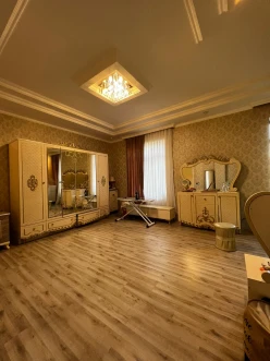 Satılır ev/villa 7 otaqlı 500 m², Bakıxanov q.-43