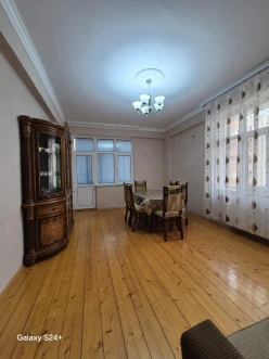 Satılır yeni tikili 3 otaqlı 135 m²,  İnşaatçılar m.-12
