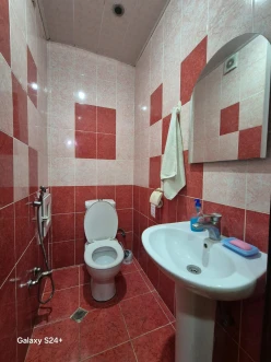 Satılır yeni tikili 3 otaqlı 135 m²,  İnşaatçılar m.-5