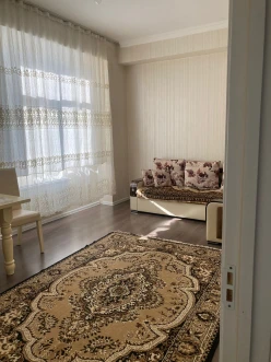 Satılır yeni tikili 3 otaqlı 83 m², İnşaatçılar m.-4 Satılır yeni tikili 3 otaqlı 83 m², İnşaatçılar m.-4