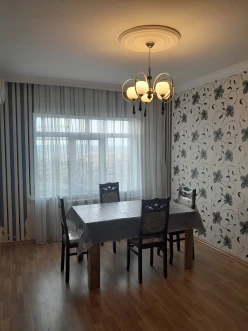 İcarə köhnə tikili 2 otaqlı 60 m², Əhmədli m.