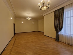 İcarə ofis 16 otaqlı 400 m², 20 yanvar m.-17