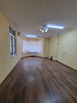 İcarə ofis 16 otaqlı 400 m², 20 yanvar m.-22