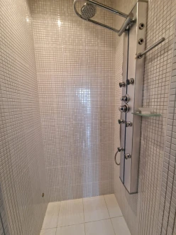 İcarə ofis 16 otaqlı 400 m², 20 yanvar m.-18