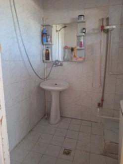 Satılır köhnə tikili 4 otaqlı 80 m²,  Qaraçuxur-4