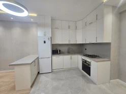 İcarə yeni tikili 2 otaqlı 80 m²,  Şah İsmayıl Xətai m.-9