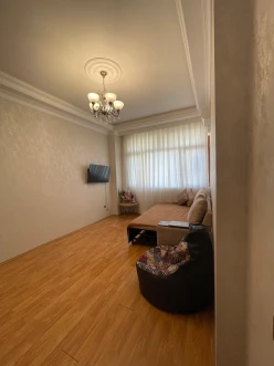 İcarə yeni tikili 1 otaqlı 44 m²,  28 May m.-5