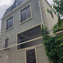 Satılır ev/villa 7 otaqlı 400 m²,  İnşaatçılar m.-12
