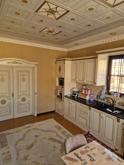 Satılır ev/villa 7 otaqlı 400 m²,  İnşaatçılar m.-17