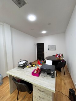 İcarə ofis 1 otaqlı 18 m²,  28 May m.-4