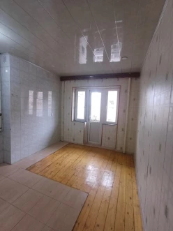 Satılır köhnə tikili 2 otaqlı 60 m², Azadlıq prospekti m.-8