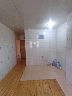 Satılır köhnə tikili 2 otaqlı 60 m², Azadlıq prospekti m.-7