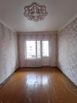 Satılır köhnə tikili 2 otaqlı 60 m², Azadlıq prospekti m.-4