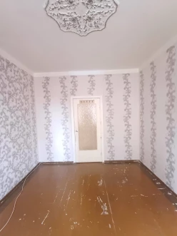 Satılır köhnə tikili 2 otaqlı 60 m², Azadlıq prospekti m.-6