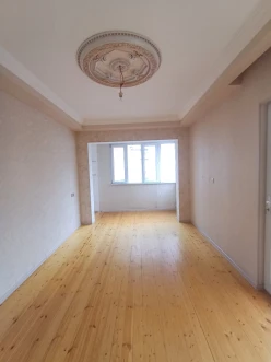 Satılır köhnə tikili 2 otaqlı 60 m², Azadlıq prospekti m.-2