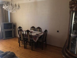 Satılır köhnə tikili 3 otaqlı 80 m², İnşaatçılar m.-6