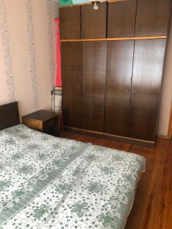 Satılır köhnə tikili 3 otaqlı 80 m², İnşaatçılar m.-24