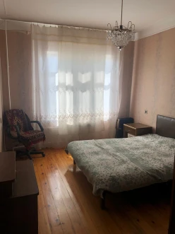 Satılır köhnə tikili 3 otaqlı 80 m², İnşaatçılar m.-2