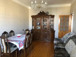 Satılır köhnə tikili 3 otaqlı 80 m², İnşaatçılar m.-9