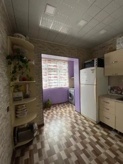 Satılır köhnə tikili 2 otaqlı 60 m²,  İnşaatçılar m.-8