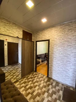 Satılır köhnə tikili 2 otaqlı 60 m²,  İnşaatçılar m.-11