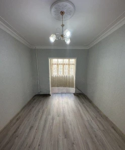 Satılır köhnə tikili 2 otaqlı 60 m², İnşaatçılar m.-6