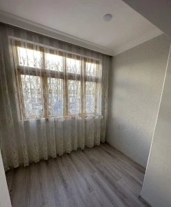 Satılır köhnə tikili 2 otaqlı 60 m², İnşaatçılar m.-4