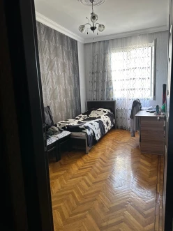 Satılır köhnə tikili 3 otaqlı 85 m², Azadlıq prospekti m.-3