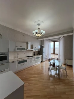 İcarə yeni tikili 4 otaqlı 180 m²,  Sahil m.-13