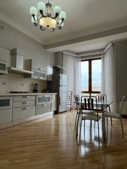 İcarə yeni tikili 4 otaqlı 180 m²,  Sahil m.-12