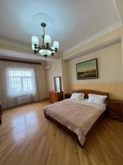 İcarə yeni tikili 4 otaqlı 180 m²,  Sahil m.-7