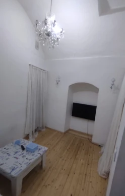 İcarə köhnə tikili 2 otaqlı 35 m², İçəri Şəhər m.-4