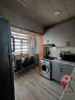 Satılır köhnə tikili 3 otaqlı 85 m², Qaraçuxur q.-4