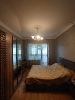 Satılır köhnə tikili 3 otaqlı 85 m², Qaraçuxur q.-8