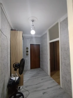 Satılır köhnə tikili 3 otaqlı 85 m², Qaraçuxur q.-6