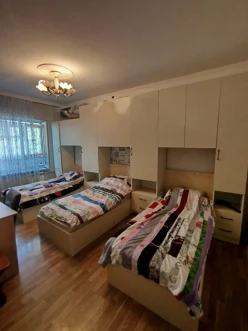 Satılır köhnə tikili 3 otaqlı 85 m², Qaraçuxur q.-2