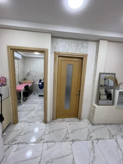 Satılır obyekt 85 m²,  8 Noyabr m.-6