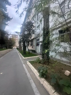 Satılır köhnə tikili 2 otaqlı 42 m²,  20 yanvar m.-12