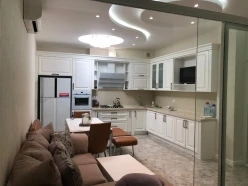 İcarə yeni tikili 4 otaqlı 190 m²,  Yasamal-13